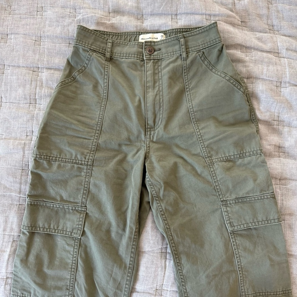 Abercrombie & Fitch Relaxed Utility Pant in Green